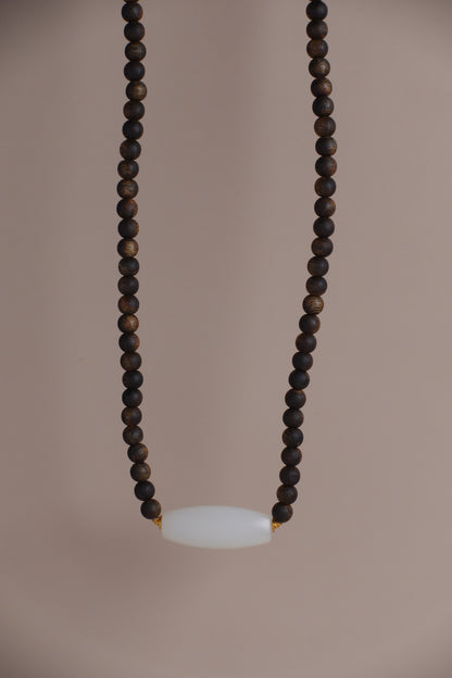 Stillness Necklace – White Nephrite (Hetian Jade) & Kinam Agarwood