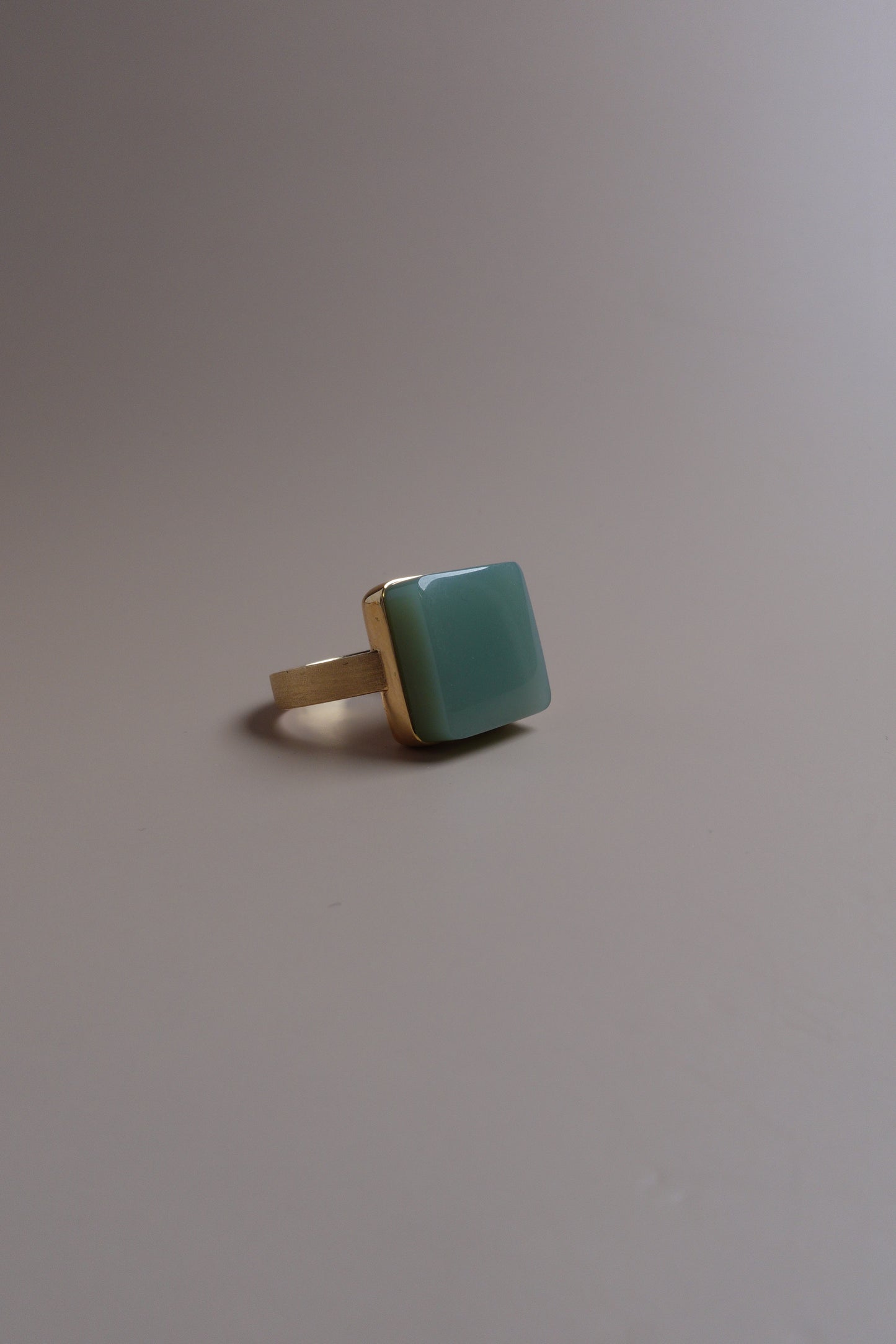 Celadon Glow Ring – Celadon Nephrite (Hetian Jade) & 18K Gold